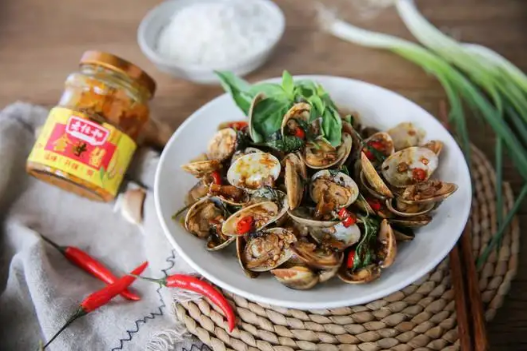 花甲吃着有沙子正常吗(花甲有沙子吃了会怎样) 花甲吃着有沙子正常吗(花甲有沙子吃了会怎样)