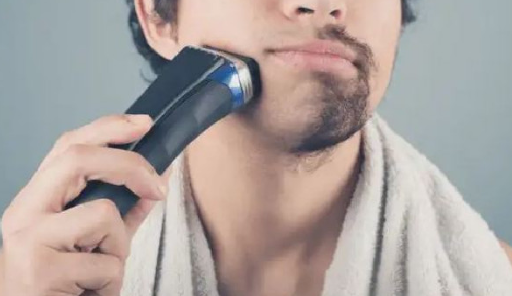 胡子干刮好还是湿刮好(干刮胡子好吗) 胡子干刮好还是湿刮好(干刮胡子好吗)