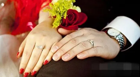 提亲就男朋友一个人来合理吗(提亲可以男的自己去吗?)