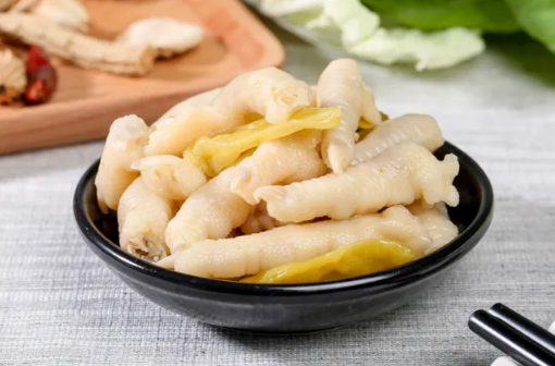 泡椒凤爪的热量高吗(自己做的泡椒凤爪热量高吗)