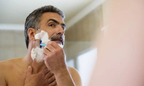 胡子越刮越硬是真的吗(胡子是不是越刮越多越刮越硬了)