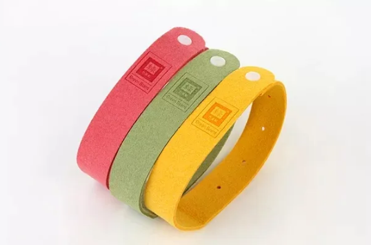 驱蚊手环带左手还是右手(驱蚊手环靠什么驱蚊)