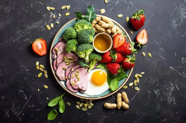 长期熬夜护肝吃什么好(平时熬夜吃什么护肝)