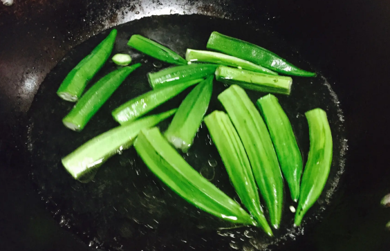 秋葵焯水要去掉蒂子吗(秋葵切断再焯水好吗) 秋葵焯水要去掉蒂子吗(秋葵切断再焯水好吗)