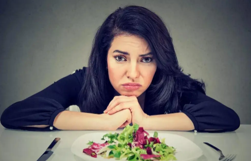 草本减肥一个月可以瘦几斤(减肥一个月减几斤合适)