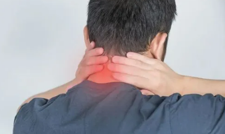 只有睡觉才会落枕吗(落枕了是不是不睡枕头会好些) 只有睡觉才会落枕吗(落枕了是不是不睡枕头会好些)