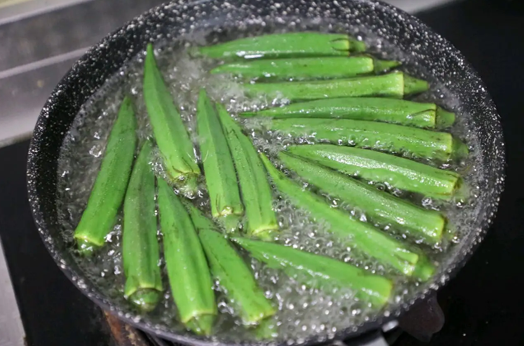 秋葵焯水几分钟(秋葵焯水几分钟能熟 秋葵为什么要焯水) 秋葵焯水几分钟(秋葵焯水几分钟能熟 秋葵为什么要焯水)