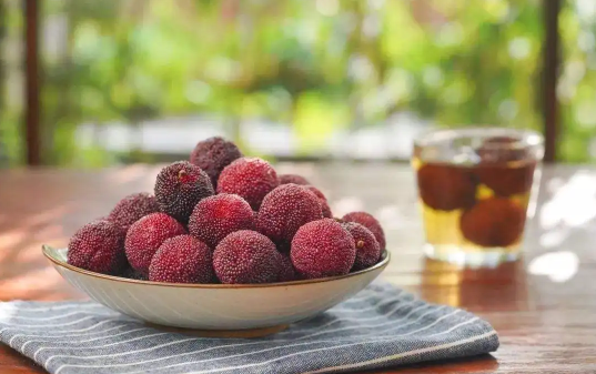 冰冻杨梅怎么吃比较好(冷冻的杨梅怎么吃) 冰冻杨梅怎么吃比较好(冷冻的杨梅怎么吃)