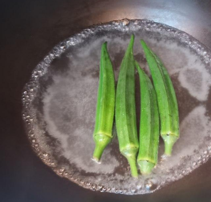 秋葵焯水后要过冷水吗(秋葵焯水不) 秋葵焯水后要过冷水吗(秋葵焯水不)