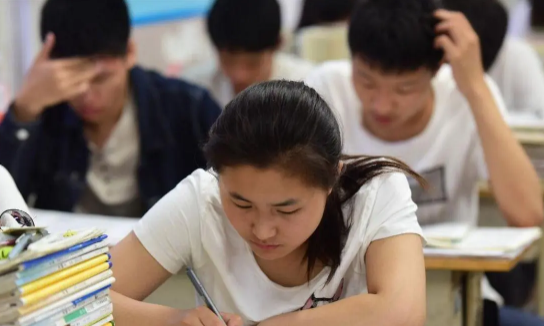 2022中考进考场前要不要安检(中考过安检门注意什么)