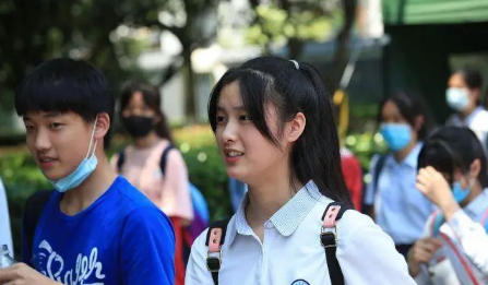 2022中考是学校送考还是家长送好(即将中考的孩子送啥好)