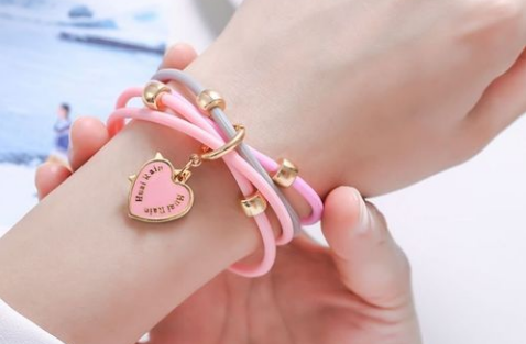 驱蚊手环要扎破吗(驱蚊子手环真管用吗)