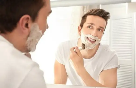 胡子一天一刮正常吗(一周刮一次胡子正常吗)