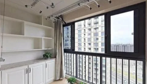 楼层低封阳台一定要用断桥吗(低楼层封阳台好吗)