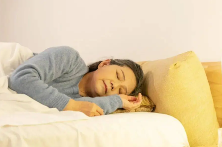 快速入睡的妙招有哪些(什么方法有助于快速入睡) 快速入睡的妙招有哪些(什么方法有助于快速入睡)