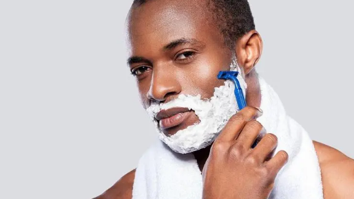 胡子干刮好还是湿刮好(干刮胡子好吗)