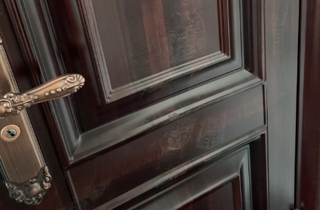 几楼以上小偷不会爬窗(七楼小偷能爬窗上来吗)