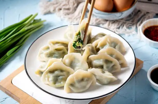 龙抬头吃饺子还是面条(龙抬头吃面条吗)