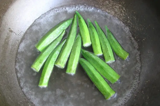 秋葵没焯水直接炒了能吃吗(秋葵不焯水可以直接炒吗) 秋葵没焯水直接炒了能吃吗(秋葵不焯水可以直接炒吗)