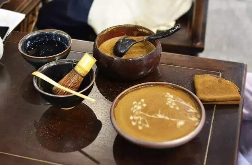 茶百戏是什么意思(赵盼儿给皇上画的茶百戏是什么意思)