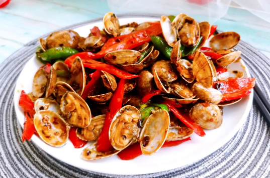 花甲里面有沙子吃了会结石吗(花甲吃多了会结石吗)