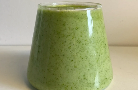 羽衣甘蓝榨汁可以减肥吗(羽衣甘蓝榨汁热量)