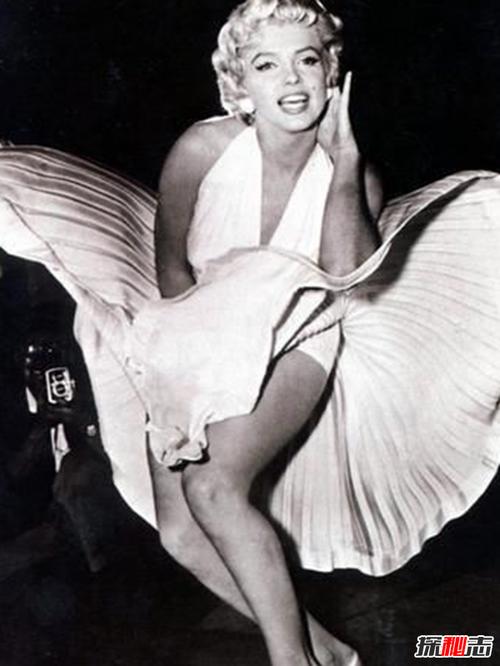玛丽莲梦露之死，梦露在总统生日穿(玛丽莲梦露穿着)