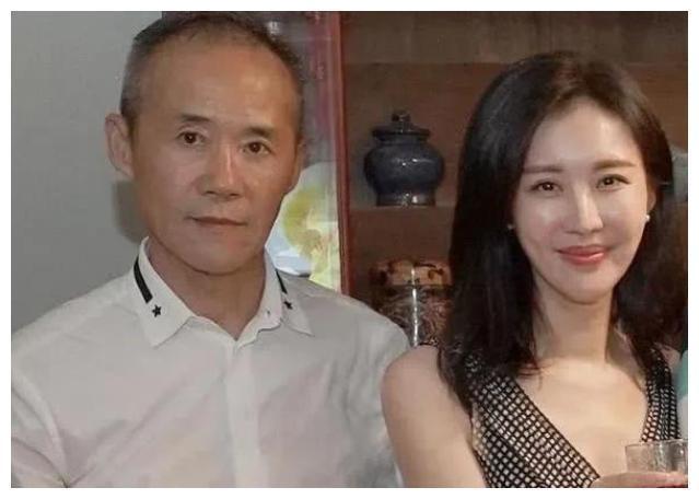 王石的新老婆,王石比田朴珺大多少(王石和田朴珺离婚没)