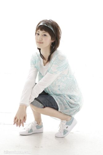 王冠图片,央视最美10大女主持人(央视主持人王冠图片大全)