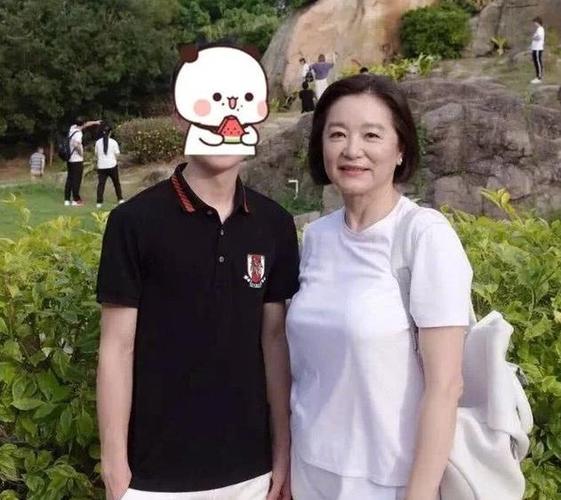 林青霞65岁庆生照，林青霞秦汉复(林青霞秦汉结婚照)