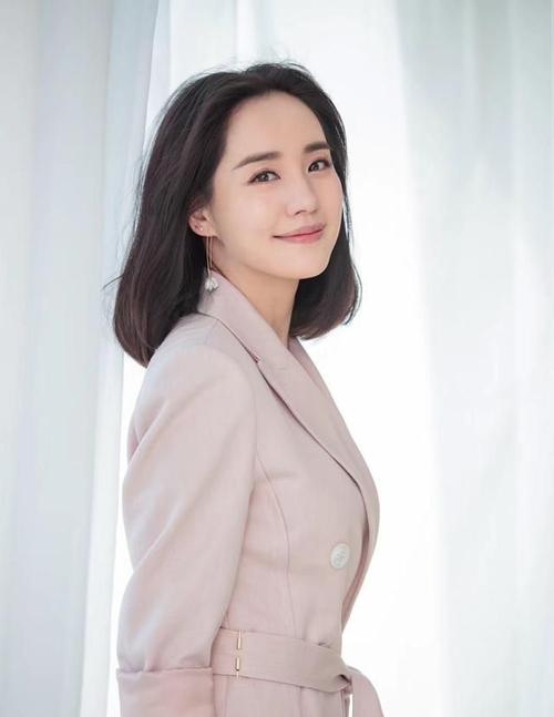 张哲瀚因为什么事被网暴 荆楚