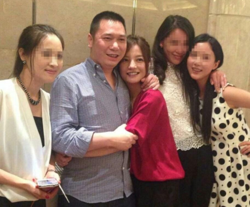 赵薇删除有关黄有龙的所有照片，赵(黄有龙和赵薇最新消息赵薇)