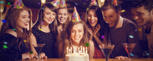 适合送女生的生日礼物(适合送女生的生日礼物学生党)