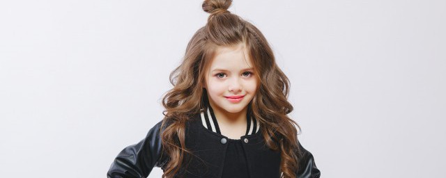 关于儿童节朋友圈文案(祝小朋友儿童节朋友圈文案)