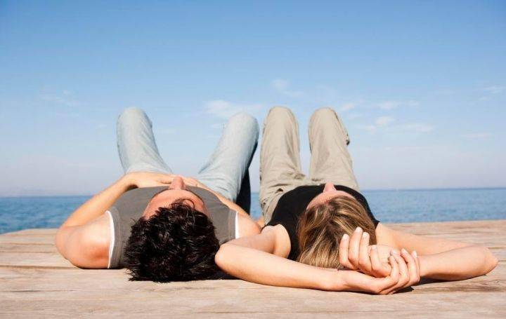 出轨男人的心理，男人出轨心里面是(男人出轨 心理)