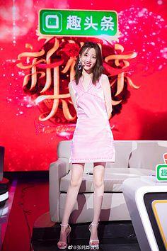 张纯烨,蒙面唱将女主持人(蒙面唱将评委席美女张纯) 张纯烨,蒙面唱将女主持人(蒙面唱将评委席美女张纯)