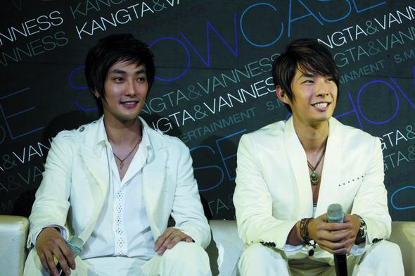 吴建豪安七炫，安七炫巅峰颜值(吴建豪安七炫组火吗)