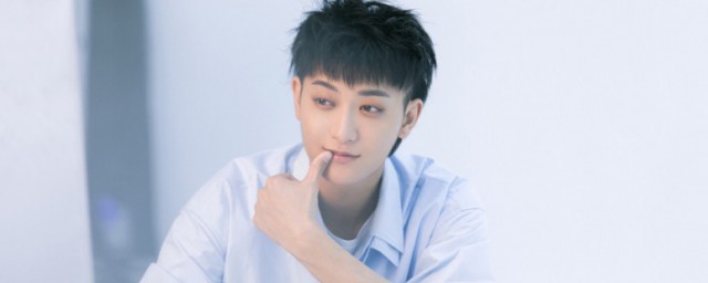 黄子韬的简介(黄子韬的简介是什么呢我要揍你)