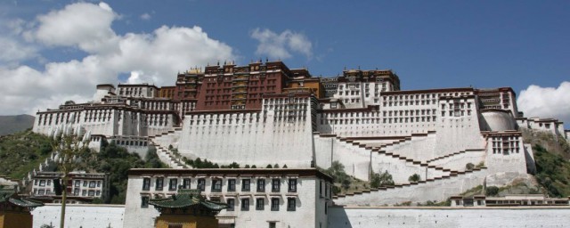 关于布达拉宫的简介(布达拉宫简介百度百科)