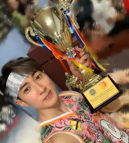 吴尊的图片，吴尊为什么叫文莱王子(吴尊为什么说是文莱王子)