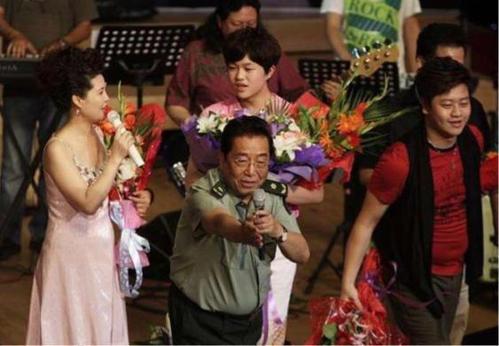 李天一年龄，李双江现任妻子照片(李双江之子李天一简历)