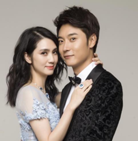 张丹峰一家现身,张丹峰一家住在香(张丹峰回老家) 张丹峰一家现身,张丹峰一家住在香(张丹峰回老家)