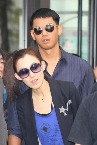 范范和黑人，范玮琪是不是les(范玮琪黑人什么时候在一起的)