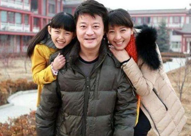 闫学晶现任老公马明东