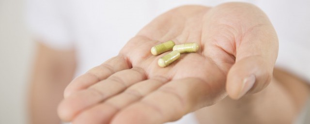 关于女人吃蜂胶胶囊的禁忌介绍(女人不能吃蜂胶吗)