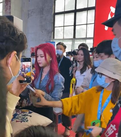 刀小刀sama阳台视频 荆楚