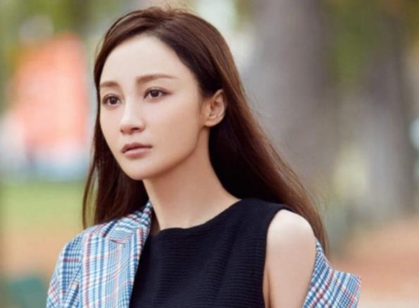 姚笛男人装 元宇宙bo