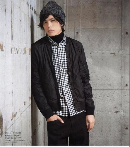 山本裕典，新田真剑佑(新田真剑佑山崎贤人)