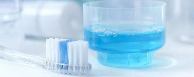 如何正确使用漱口水(漱口水正确使用步骤)