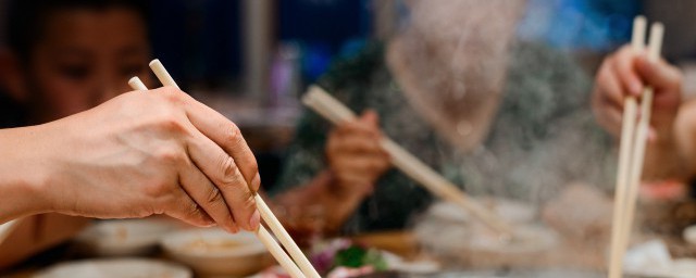 关于餐饮朋友圈文案(做餐饮的朋友圈文案)
